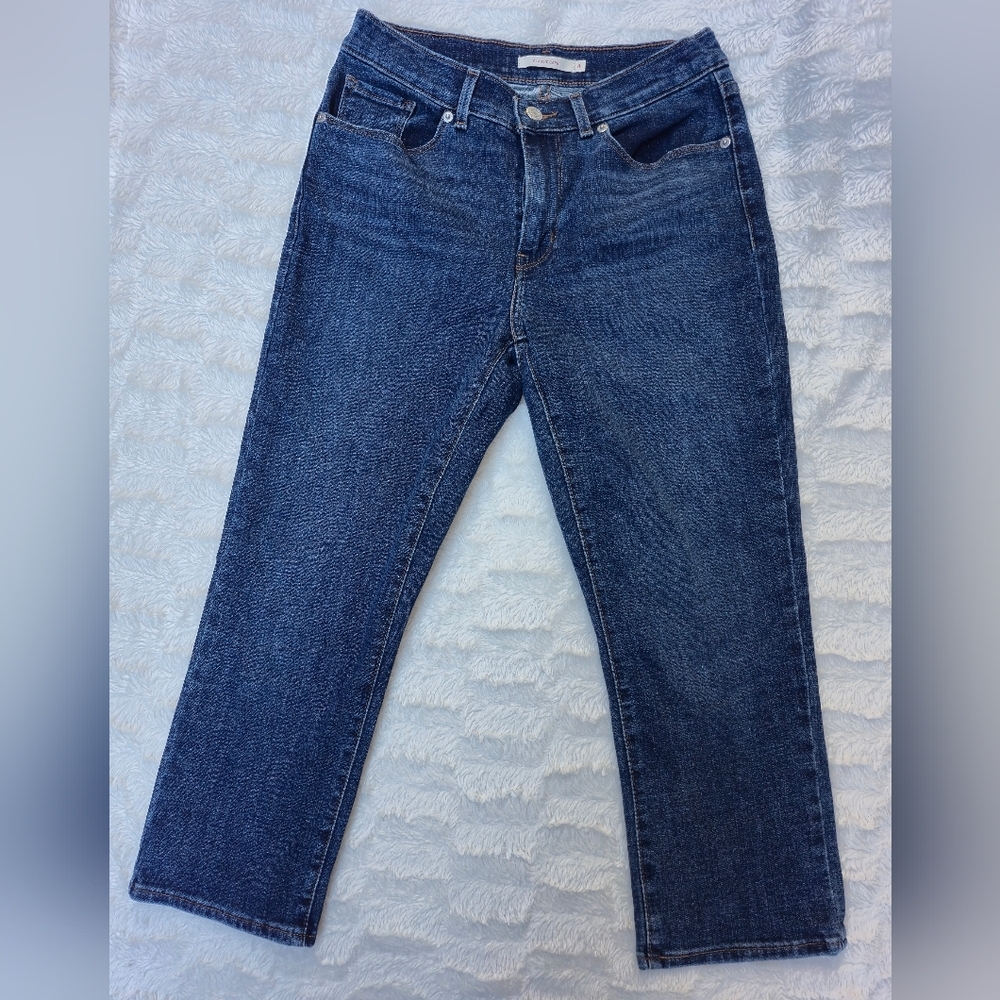 Levi's Women's‎ Cropped Jeans in Classic Blue